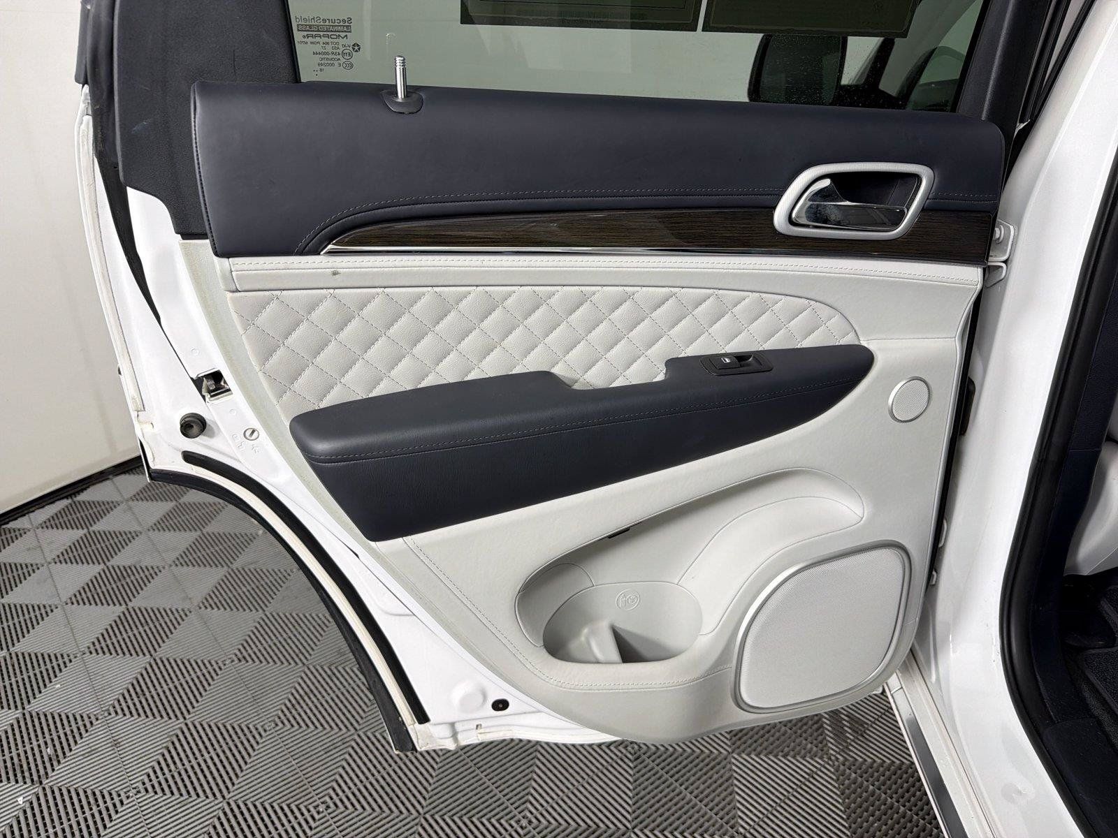 Used 2019 Jeep Grand Cherokee Summit AWD/4WD image 20
