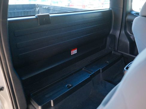 Used 2017 Toyota Tacoma SR RWD image 27