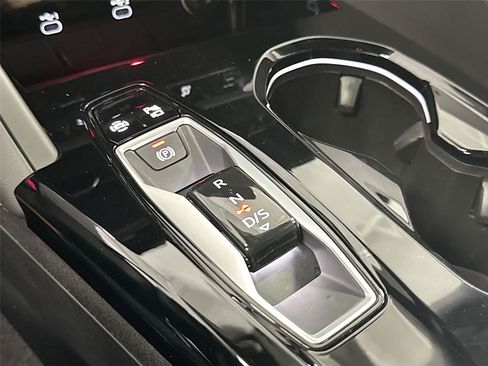Certified 2025 Audi Q5 Premium w/ Convenience Package AWD/4WD image 17