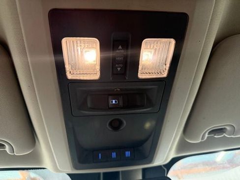 Used 2018 RAM 1500 Laramie w/ Convenience Group AWD/4WD image 16