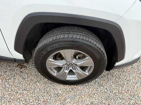 Used 2022 Toyota RAV4 LE AWD/4WD image 34