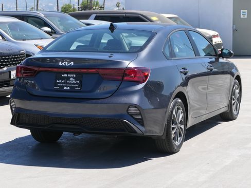 Used 2024 Kia Forte LXS FWD image 3