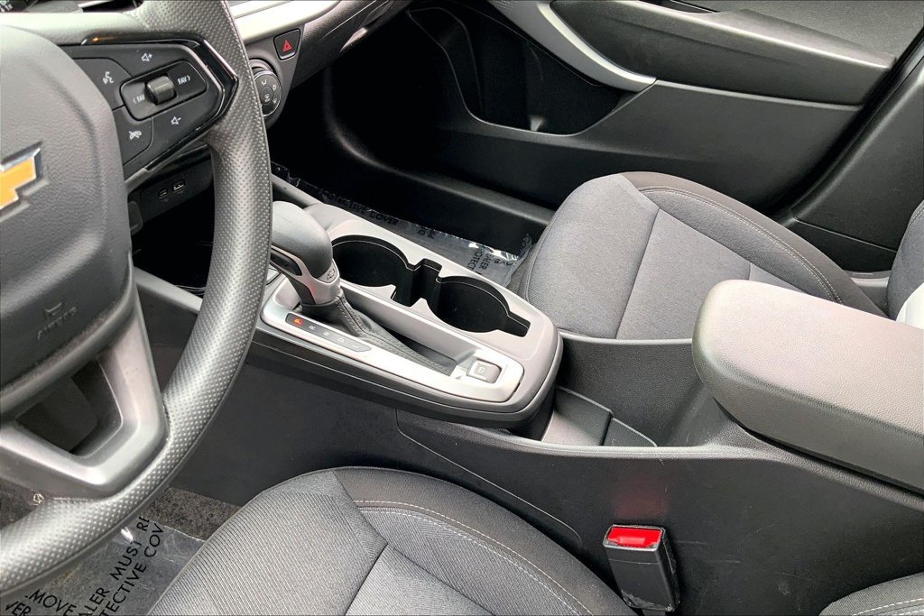 Used 2026 Chevrolet Trax LS FWD image 15