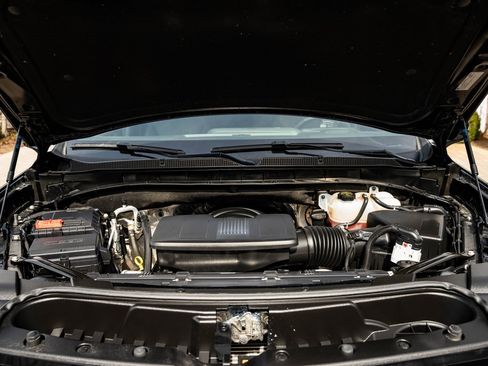 Used 2025 Chevrolet Suburban Z71 w/ Comfort Package image 48