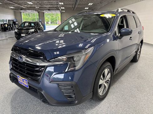Used 2025 Subaru Ascent Premium AWD/4WD image 3