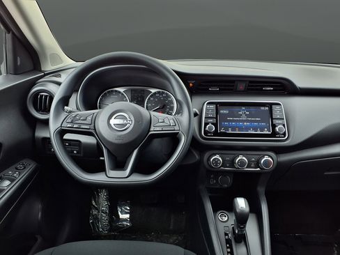 Certified 2025 Nissan Kicks Play S FWD image 11