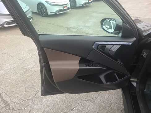 Used 2025 BMW X3 xDrive30i w/ Premium Package image 15