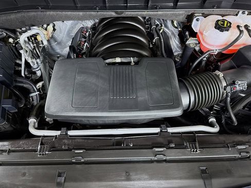 Used 2024 Chevrolet Suburban High Country w/ Advanced Technology Package image 34