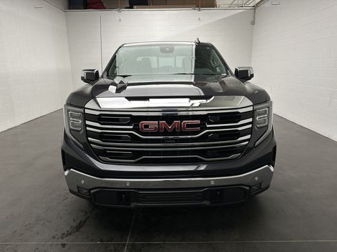 Used 2024 GMC Sierra 1500 SLT w/ SLT Premium Plus Package AWD/4WD image 4