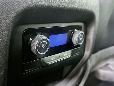 Used 2026 Chevrolet Traverse LT FWD image 27