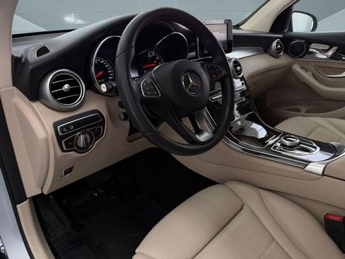 Used 2018 Mercedes-Benz GLC 350e 4MATIC image 4