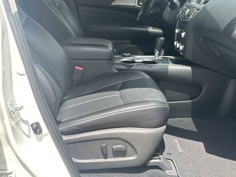 Used 2017 Nissan Pathfinder SL w/ SL Tech Package AWD/4WD image 14