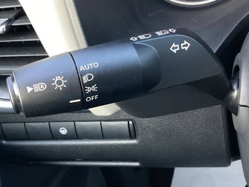 Used 2025 Nissan Rogue SV AWD/4WD image 23