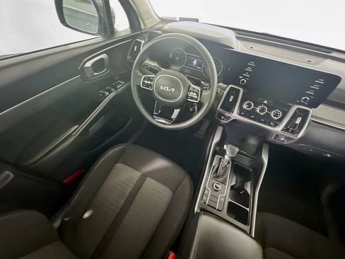 Used 2022 Kia Sorento LX FWD image 9