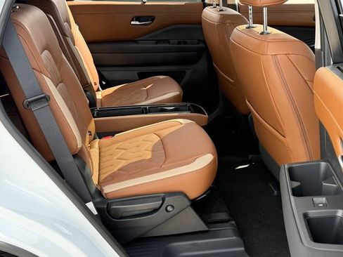 New 2026 Nissan Pathfinder Platinum AWD/4WD image 26