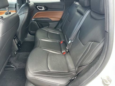 Certified 2025 Jeep Compass Limited w/ Elite Group AWD/4WD image 14