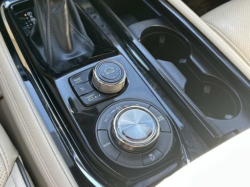 Used 2021 INFINITI QX80 Sensory w/ All-Season Package AWD/4WD image 17
