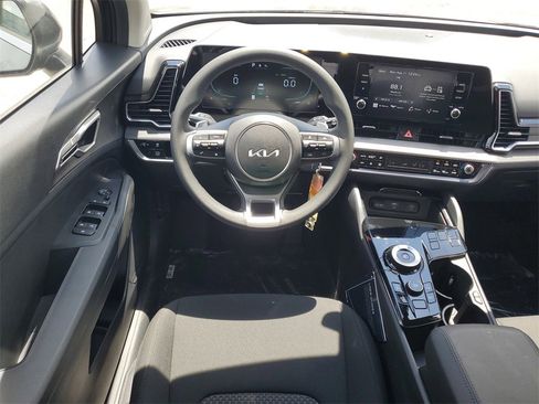 New 2025 Kia Sportage LX image 24