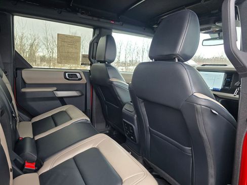 Used 2023 Ford Bronco Wildtrak AWD/4WD image 32