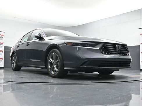 Used 2024 Honda Accord EX image 18