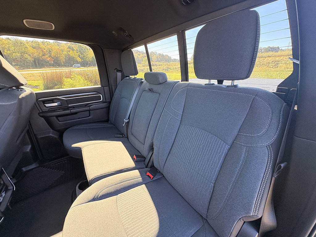 Used 2024 RAM 3500 Big Horn w/ Level 2 Equipment Group AWD/4WD image 18