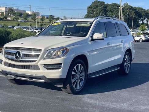 Used 2014 Mercedes-Benz GL 450 4MATIC image 3
