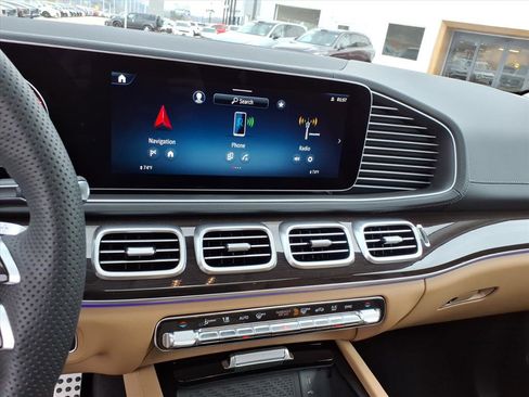 New 2026 Mercedes-Benz GLS 450 4MATIC image 19