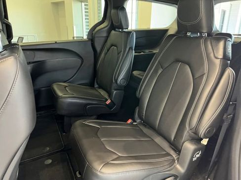 New 2026 Chrysler Pacifica Select image 26