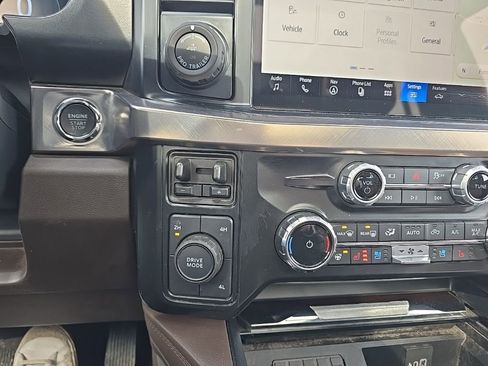 Used 2025 Ford F450 King Ranch w/ FX4 Off-Road Package image 20