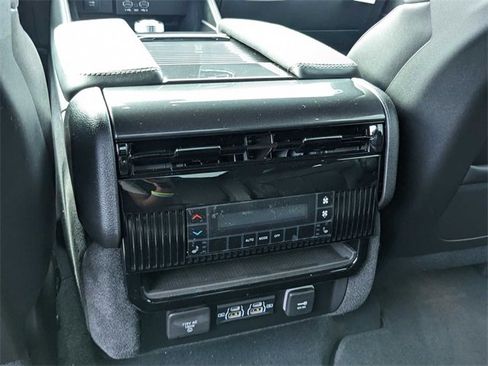 New 2024 Jeep Wagoneer 4WD w/ Premium Group I image 25