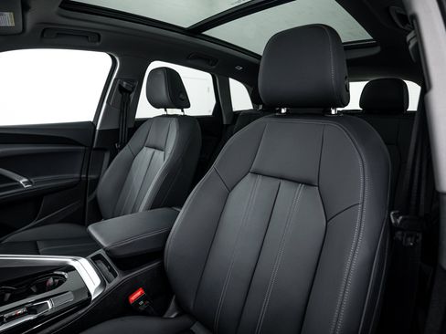 Certified 2025 Audi Q5 Premium w/ Convenience Package AWD/4WD image 14