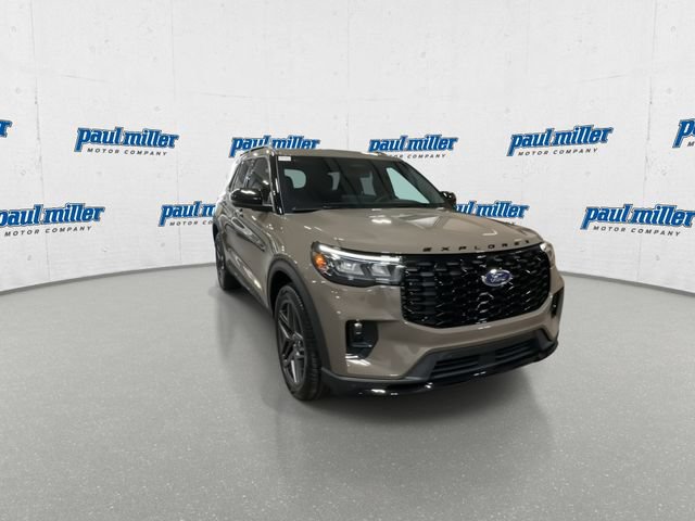 Used 2026 Ford Explorer ST-Line w/ ST-Line Street Pack AWD/4WD image 3