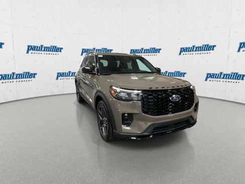 Used 2026 Ford Explorer ST-Line w/ ST-Line Street Pack AWD/4WD image 3