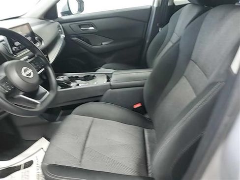 Used 2024 Nissan Rogue SV FWD image 3