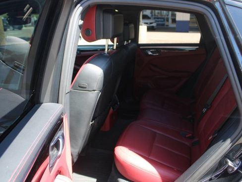Used 2023 Porsche Macan S AWD/4WD image 12