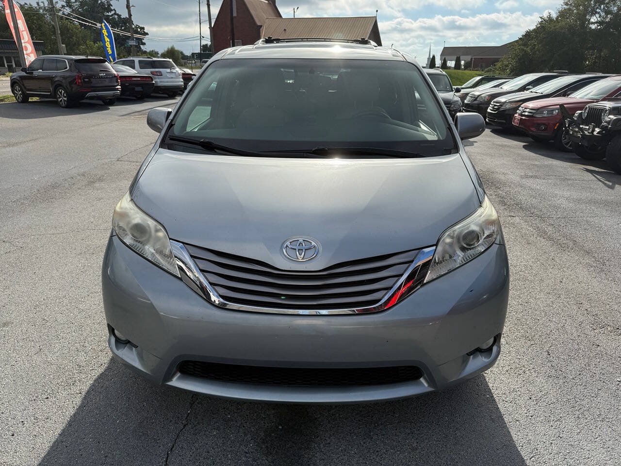 Used 2015 Toyota Sienna XLE FWD image 9