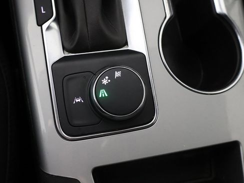 Used 2022 Chevrolet Blazer LT image 40