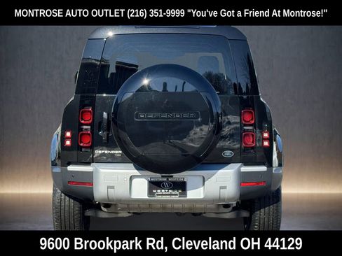 Used 2023 Land Rover Defender 110 SE image 5