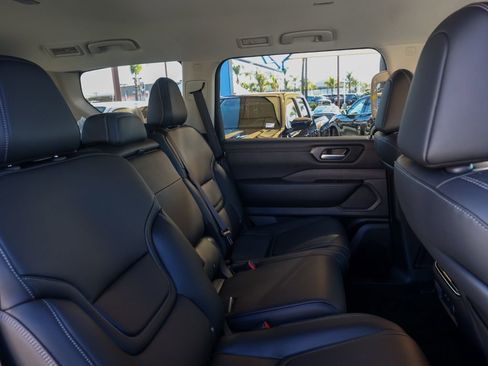 New 2026 Nissan Armada SV image 18