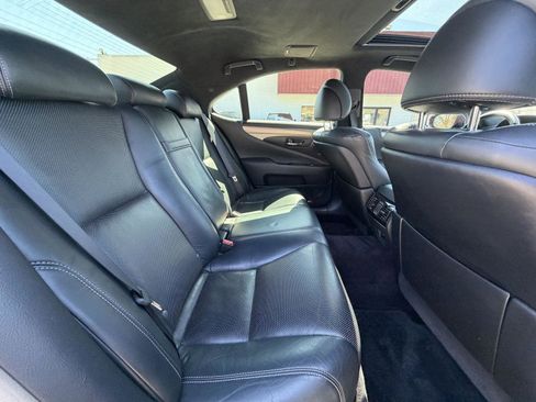 Used 2015 Lexus LS 460 AWD w/ F Sport Package image 31