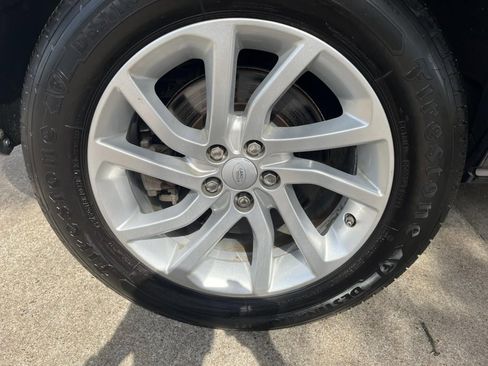 Used 2018 Land Rover Discovery Sport HSE image 9