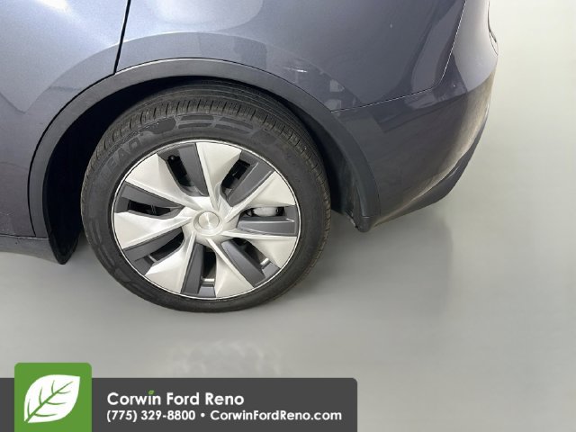 Used 2023 Tesla Model Y AWD image 31