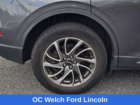 Used 2022 Lincoln Corsair AWD w/ Equipment Group 101A image 6