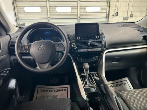 Used 2025 Mitsubishi Eclipse Cross LE AWD/4WD image 4