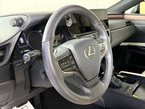 Certified 2025 Lexus ES 300h w/ Premium Package image 17