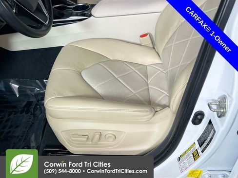 Used 2019 Toyota Camry XLE image 22