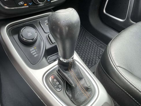 Used 2020 Jeep Compass Latitude w/ Cold Weather Group image 17