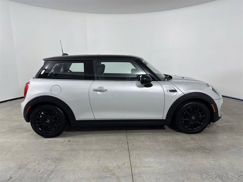 Used 2019 MINI Cooper 2-Door Hardtop image 8