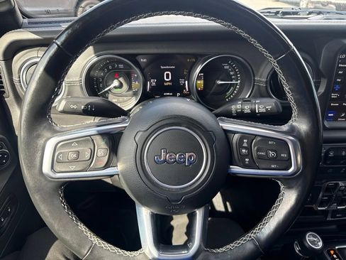 Used 2022 Jeep Wrangler Unlimited Sahara w/ Cold Weather Group AWD/4WD image 23