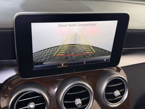 Used 2017 Mercedes-Benz GLC 300 4MATIC image 34